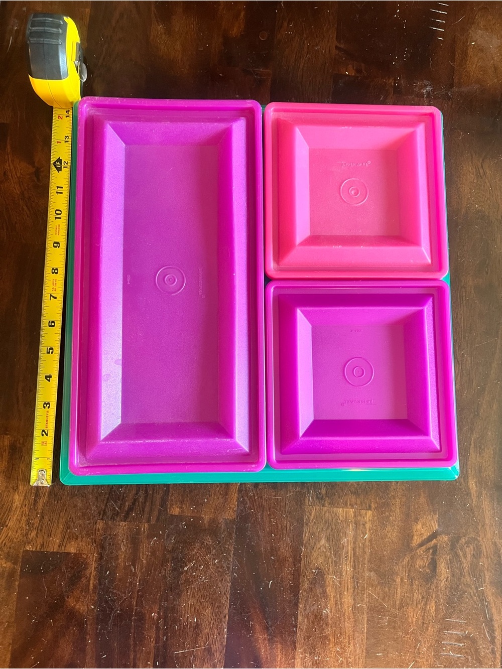 Tupperware Entertaining 7 piece divided Set - Pink & Magenta Set